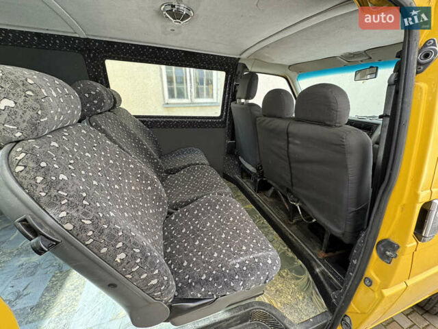 Желтый Фольксваген Transporter, объемом двигателя 1.9 л и пробегом 297 тыс. км за 4500 $, фото 10 на Automoto.ua