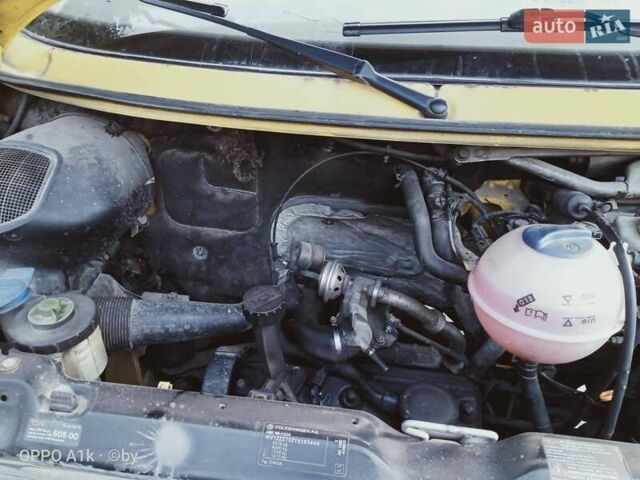 Жовтий Фольксваген Transporter, об'ємом двигуна 1.9 л та пробігом 250 тис. км за 4800 $, фото 4 на Automoto.ua