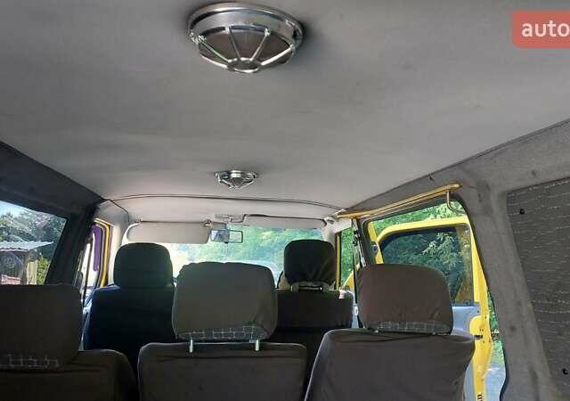 Желтый Фольксваген Transporter, объемом двигателя 0 л и пробегом 312 тыс. км за 5600 $, фото 3 на Automoto.ua