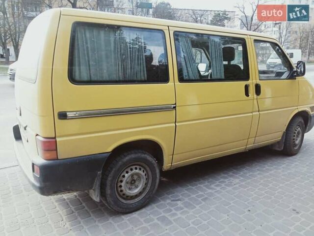 Жовтий Фольксваген Transporter, об'ємом двигуна 1.9 л та пробігом 250 тис. км за 4800 $, фото 2 на Automoto.ua
