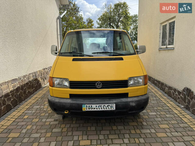 Желтый Фольксваген Transporter, объемом двигателя 1.9 л и пробегом 297 тыс. км за 4500 $, фото 2 на Automoto.ua