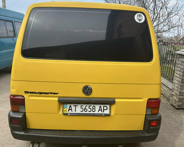 Желтый Фольксваген Transporter, объемом двигателя 1.9 л и пробегом 320 тыс. км за 5300 $, фото 8 на Automoto.ua