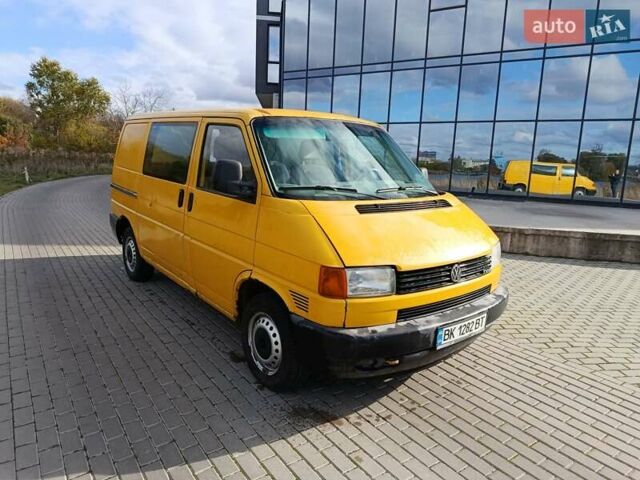 Желтый Фольксваген Transporter, объемом двигателя 2.46 л и пробегом 300 тыс. км за 3950 $, фото 4 на Automoto.ua