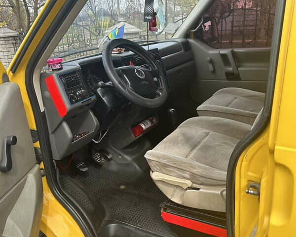 Желтый Фольксваген Transporter, объемом двигателя 1.9 л и пробегом 320 тыс. км за 5300 $, фото 5 на Automoto.ua