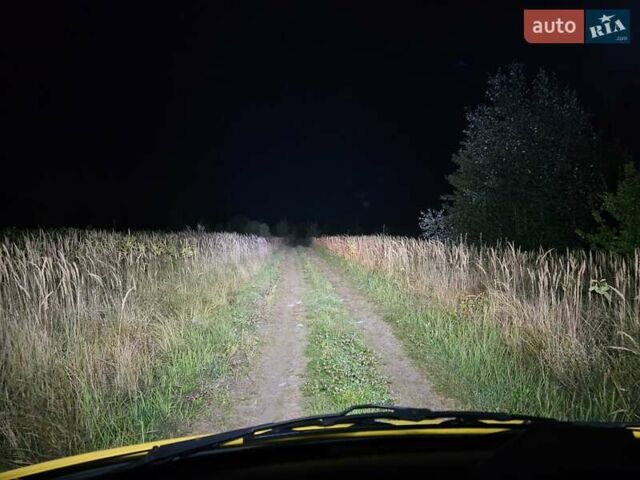 Желтый Фольксваген Transporter, объемом двигателя 1.9 л и пробегом 265 тыс. км за 5300 $, фото 2 на Automoto.ua