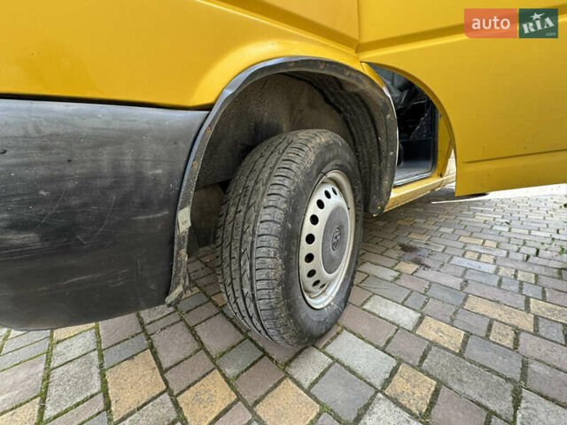 Желтый Фольксваген Transporter, объемом двигателя 1.9 л и пробегом 297 тыс. км за 4500 $, фото 5 на Automoto.ua