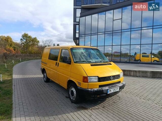 Желтый Фольксваген Transporter, объемом двигателя 2.46 л и пробегом 300 тыс. км за 3950 $, фото 6 на Automoto.ua