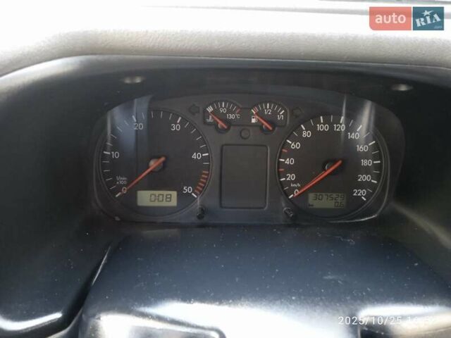 Жовтий Фольксваген Transporter, об'ємом двигуна 1.9 л та пробігом 307 тис. км за 5700 $, фото 7 на Automoto.ua