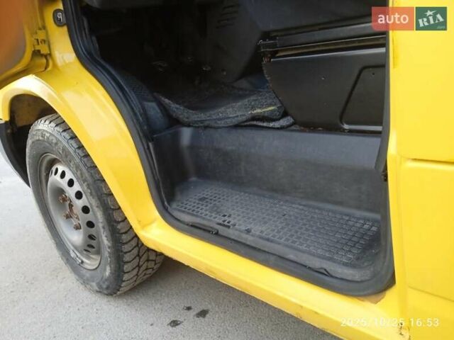 Жовтий Фольксваген Transporter, об'ємом двигуна 1.9 л та пробігом 307 тис. км за 5700 $, фото 14 на Automoto.ua