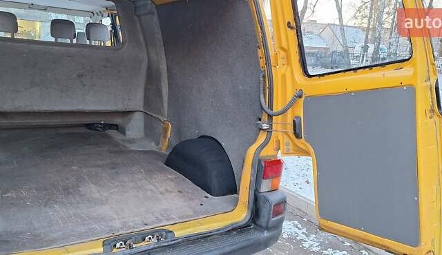 Желтый Фольксваген Transporter, объемом двигателя 2.5 л и пробегом 370 тыс. км за 5900 $, фото 26 на Automoto.ua