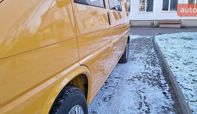 Желтый Фольксваген Transporter, объемом двигателя 2.5 л и пробегом 370 тыс. км за 5900 $, фото 13 на Automoto.ua