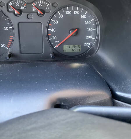 Желтый Фольксваген Transporter, объемом двигателя 1.9 л и пробегом 181 тыс. км за 6400 $, фото 4 на Automoto.ua