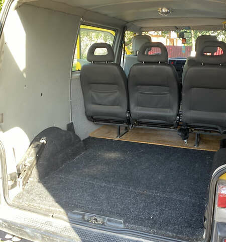 Желтый Фольксваген Transporter, объемом двигателя 1.9 л и пробегом 181 тыс. км за 6400 $, фото 8 на Automoto.ua