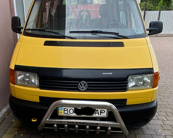 Желтый Фольксваген Transporter, объемом двигателя 1.9 л и пробегом 181 тыс. км за 6400 $, фото 1 на Automoto.ua
