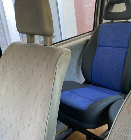 Желтый Фольксваген Transporter, объемом двигателя 1.9 л и пробегом 181 тыс. км за 6400 $, фото 6 на Automoto.ua