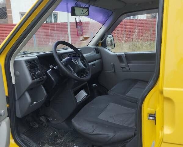 Желтый Фольксваген Transporter, объемом двигателя 1.9 л и пробегом 340 тыс. км за 6150 $, фото 10 на Automoto.ua