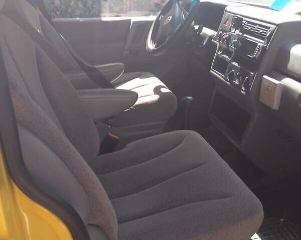 Желтый Фольксваген Transporter, объемом двигателя 2.5 л и пробегом 436 тыс. км за 5800 $, фото 3 на Automoto.ua