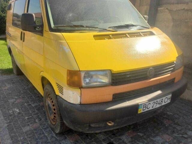 Желтый Фольксваген Transporter, объемом двигателя 2.5 л и пробегом 271 тыс. км за 4400 $, фото 3 на Automoto.ua