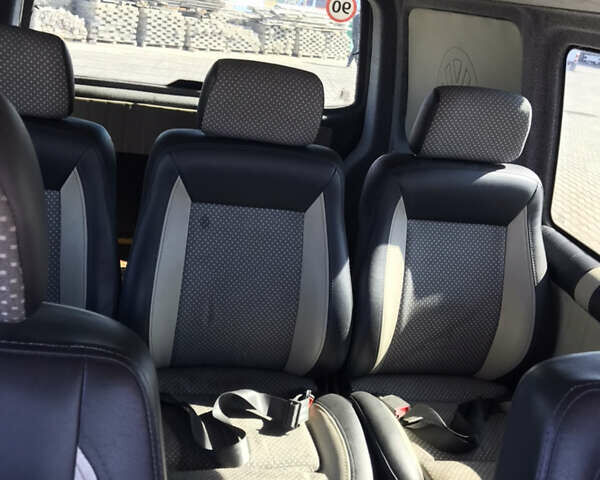 Жовтий Фольксваген Transporter, об'ємом двигуна 1.9 л та пробігом 370 тис. км за 7508 $, фото 8 на Automoto.ua