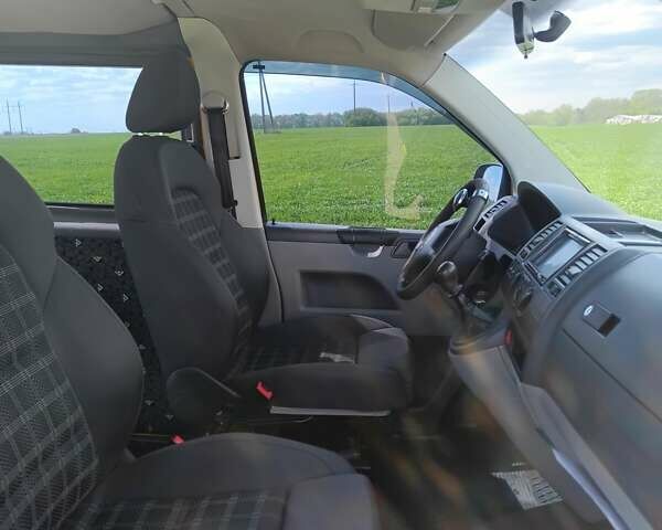 Желтый Фольксваген Transporter, объемом двигателя 1.9 л и пробегом 316 тыс. км за 10000 $, фото 5 на Automoto.ua