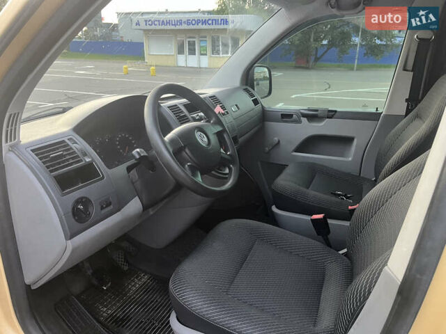 Желтый Фольксваген Transporter, объемом двигателя 2 л и пробегом 190 тыс. км за 7700 $, фото 12 на Automoto.ua