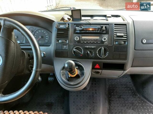 Желтый Фольксваген Transporter, объемом двигателя 2.5 л и пробегом 360 тыс. км за 7900 $, фото 1 на Automoto.ua