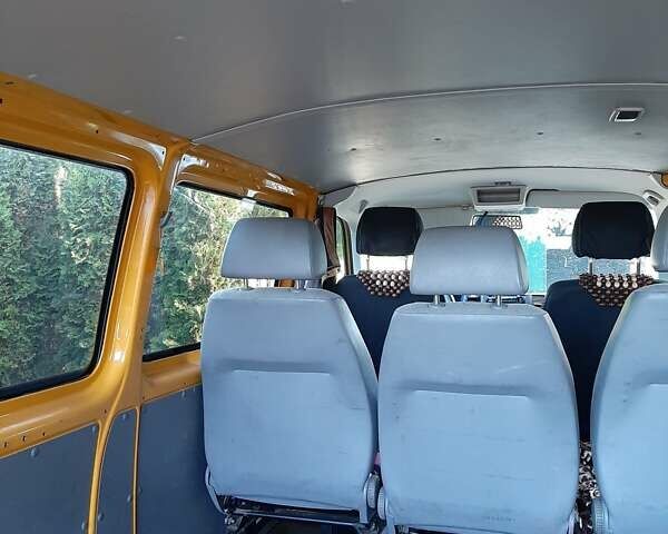 Желтый Фольксваген Transporter, объемом двигателя 2.5 л и пробегом 360 тыс. км за 7900 $, фото 2 на Automoto.ua