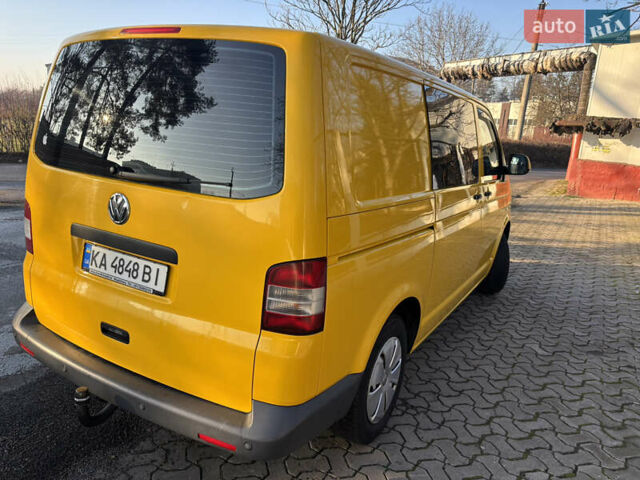 Желтый Фольксваген Transporter, объемом двигателя 1.97 л и пробегом 207 тыс. км за 14500 $, фото 5 на Automoto.ua