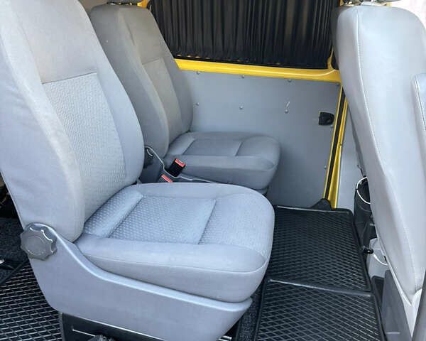 Желтый Фольксваген Transporter, объемом двигателя 1.97 л и пробегом 207 тыс. км за 14500 $, фото 23 на Automoto.ua