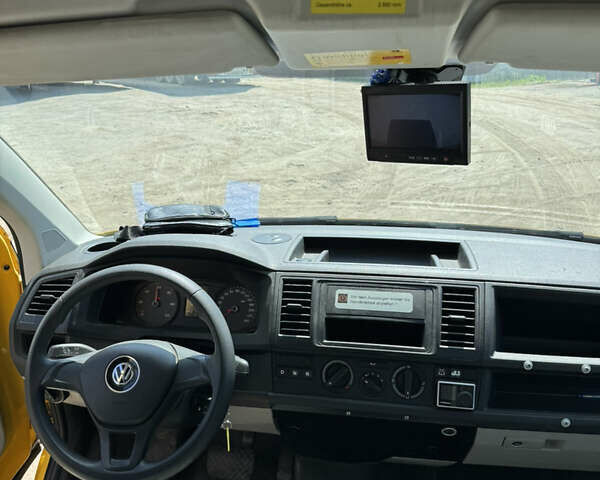 Желтый Фольксваген Transporter, объемом двигателя 0 л и пробегом 25 тыс. км за 14999 $, фото 2 на Automoto.ua