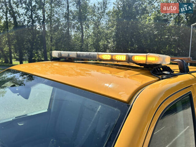 Жовтий Фольксваген Transporter, об'ємом двигуна 2 л та пробігом 160 тис. км за 12241 $, фото 3 на Automoto.ua