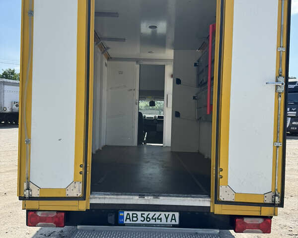 Желтый Фольксваген Transporter, объемом двигателя 0 л и пробегом 25 тыс. км за 14999 $, фото 4 на Automoto.ua