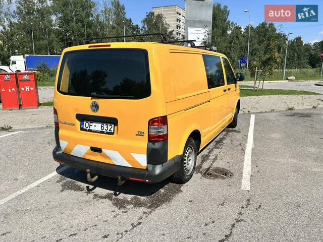 Жовтий Фольксваген Transporter, об'ємом двигуна 2 л та пробігом 160 тис. км за 12241 $, фото 6 на Automoto.ua