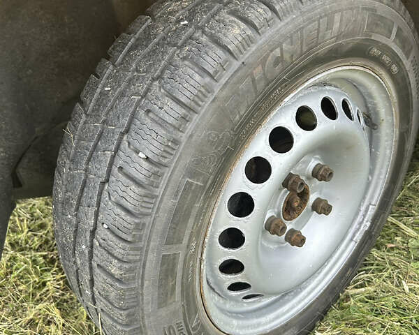 Жовтий Фольксваген Transporter, об'ємом двигуна 2 л та пробігом 160 тис. км за 12241 $, фото 13 на Automoto.ua