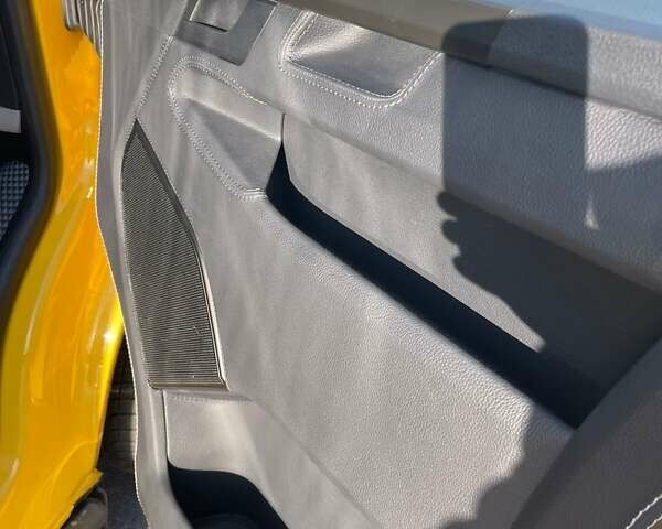 Жовтий Фольксваген Transporter, об'ємом двигуна 2 л та пробігом 250 тис. км за 20500 $, фото 7 на Automoto.ua