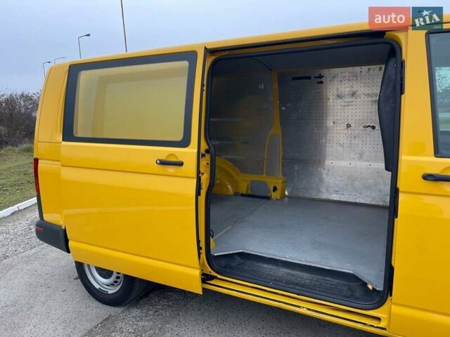 Желтый Фольксваген Transporter, объемом двигателя 2 л и пробегом 228 тыс. км за 21990 $, фото 25 на Automoto.ua