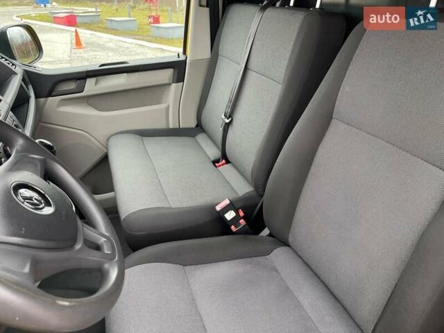 Желтый Фольксваген Transporter, объемом двигателя 2 л и пробегом 228 тыс. км за 21990 $, фото 16 на Automoto.ua