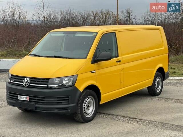 Желтый Фольксваген Transporter, объемом двигателя 2 л и пробегом 228 тыс. км за 21990 $, фото 2 на Automoto.ua