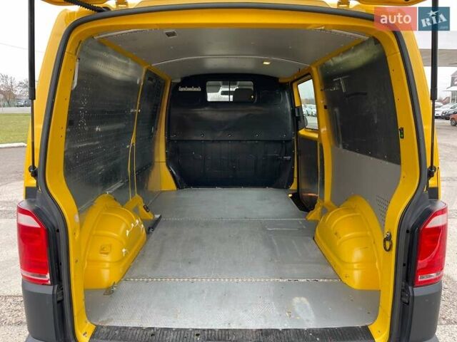 Желтый Фольксваген Transporter, объемом двигателя 2 л и пробегом 228 тыс. км за 21990 $, фото 28 на Automoto.ua