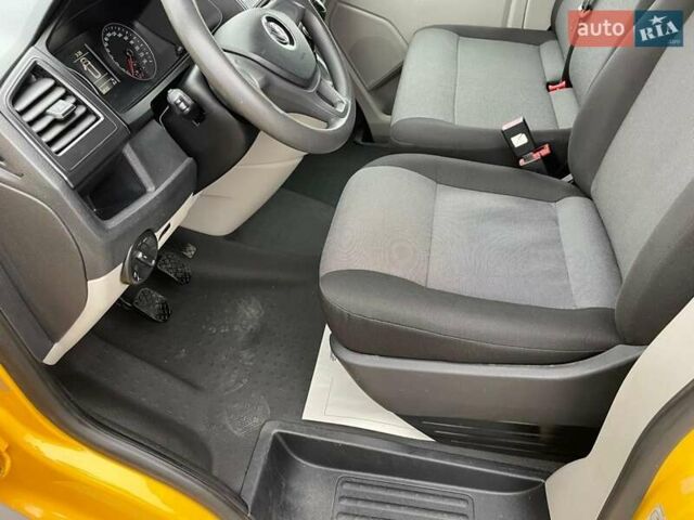 Желтый Фольксваген Transporter, объемом двигателя 2 л и пробегом 228 тыс. км за 21990 $, фото 13 на Automoto.ua