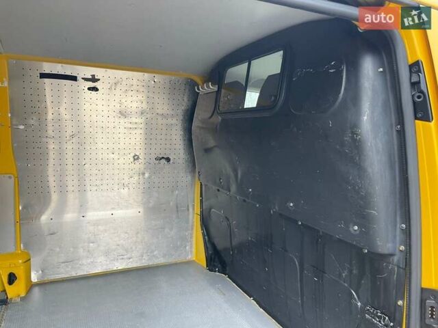 Желтый Фольксваген Transporter, объемом двигателя 2 л и пробегом 228 тыс. км за 21990 $, фото 23 на Automoto.ua
