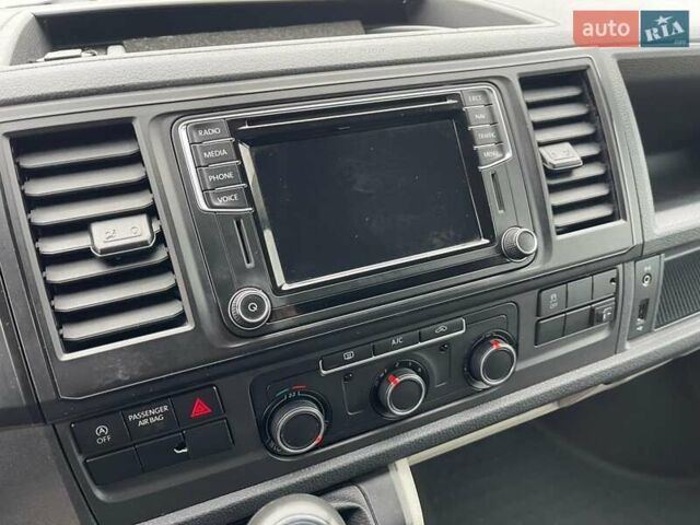 Желтый Фольксваген Transporter, объемом двигателя 2 л и пробегом 228 тыс. км за 21990 $, фото 17 на Automoto.ua