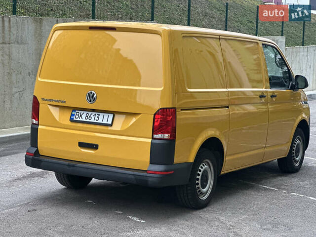 Желтый Фольксваген Transporter, объемом двигателя 2 л и пробегом 126 тыс. км за 19999 $, фото 3 на Automoto.ua