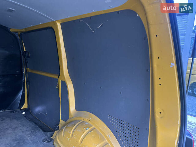 Желтый Фольксваген Transporter, объемом двигателя 2 л и пробегом 126 тыс. км за 19999 $, фото 13 на Automoto.ua