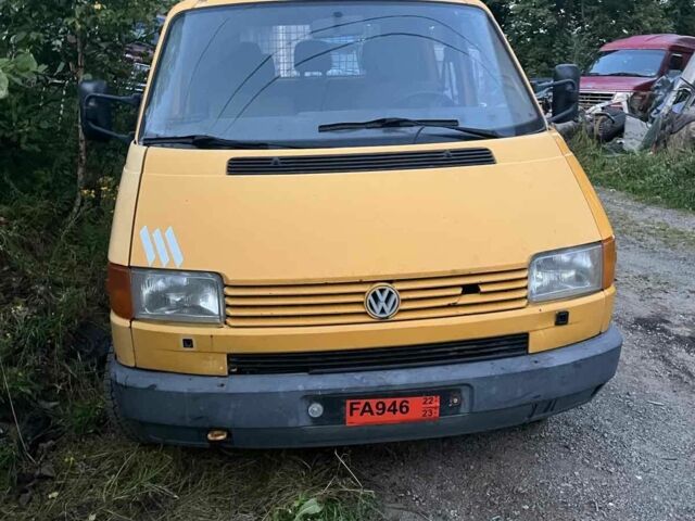 Жовтий Фольксваген Transporter, об'ємом двигуна 2.4 л та пробігом 290 тис. км за 3600 $, фото 1 на Automoto.ua