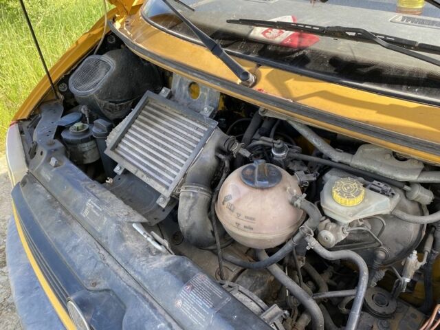 Желтый Фольксваген Transporter, объемом двигателя 2.5 л и пробегом 494 тыс. км за 4900 $, фото 10 на Automoto.ua