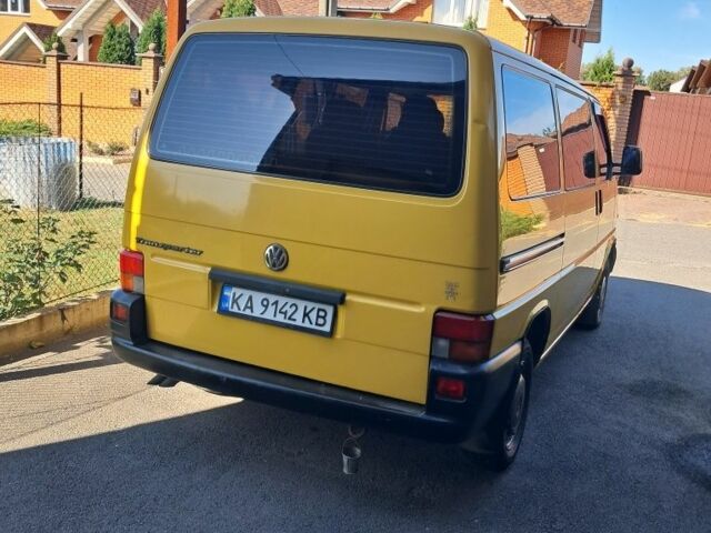 Желтый Фольксваген Transporter, объемом двигателя 1.9 л и пробегом 367 тыс. км за 5244 $, фото 2 на Automoto.ua