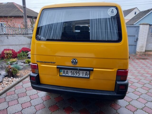 Желтый Фольксваген Transporter, объемом двигателя 1.9 л и пробегом 333 тыс. км за 6250 $, фото 2 на Automoto.ua