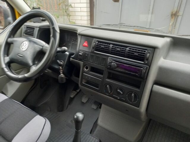 Желтый Фольксваген Transporter, объемом двигателя 1.9 л и пробегом 333 тыс. км за 6250 $, фото 8 на Automoto.ua