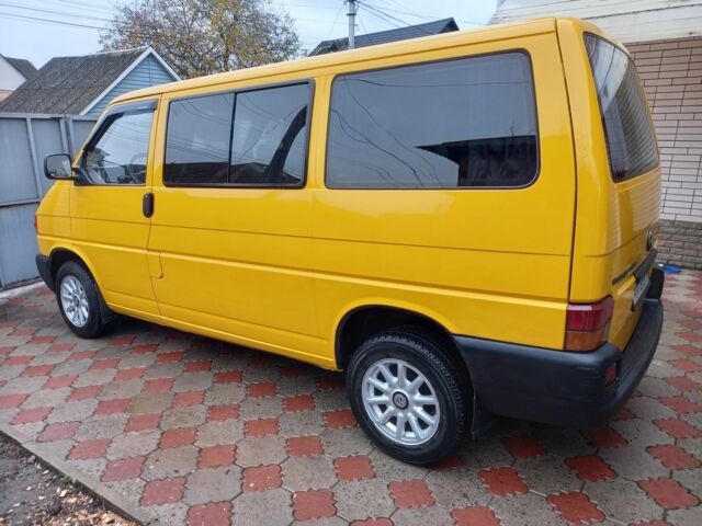 Желтый Фольксваген Transporter, объемом двигателя 1.9 л и пробегом 333 тыс. км за 6250 $, фото 3 на Automoto.ua